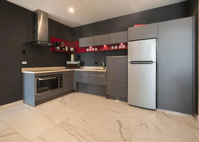 Appartamento 501ph - Spacious In The Center, Only 10 Minutes Walking Distance To The Beaches *