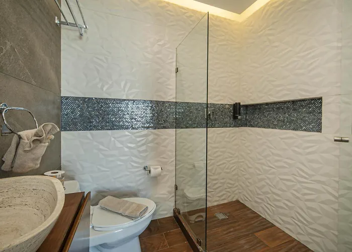 501ph - Spacious In The Center, Only 10 Minutes Walking Distance To The Beaches *
